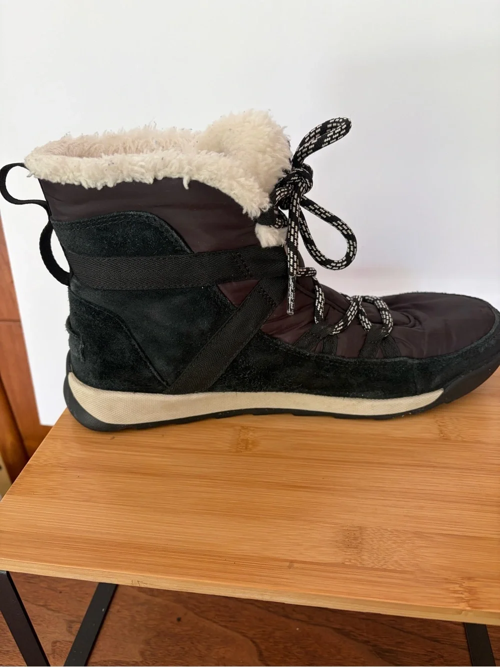Sorel Whitney Waterproof Suede Lace-Up Winter Boots w. Fur Collar. Women’s 10.
